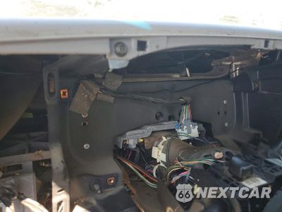Zdjęcie 9 z 12 samochodu: 2004 GMC NEW SIERRA C1500 VIN:2GTEC19T141376264 - miniatura