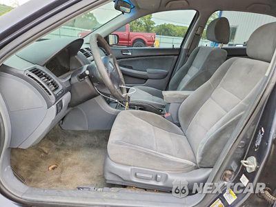 Zdjęcie 7 z 12 samochodu: 2005 HONDA ACCORD LX VIN:1HGCM66325A013700 - miniatura