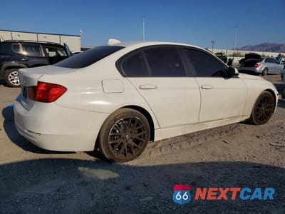 Trzecie zdjęcie samochodu z tyłu: 2012 BMW 328 I SULEV VIN:WBA3C1C50CF433124 - miniatura