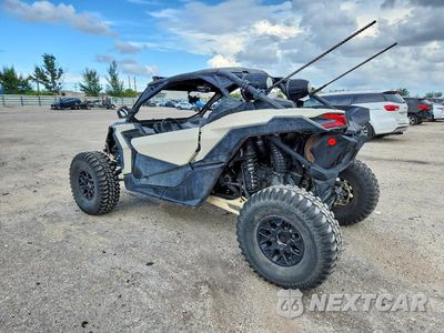 Trzecie zdjęcie samochodu z tyłu: 2019 CAN-AM MAVERICK X3 UTILITY VEHICLE VIN:3JBVGAY4XKK002786 - miniatura