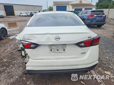 Zdjęcie 6 z 12 samochodu: 2019 NISSAN ALTIMA SR VIN:1N4BL4CW4KN317332 - miniatura