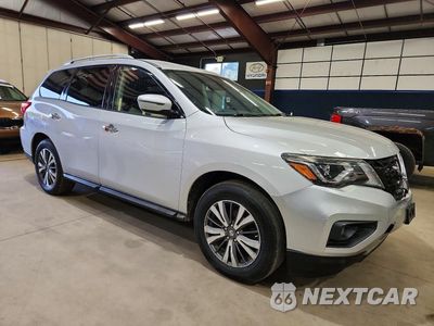 Czwarte zdjęcie samochodu z boku: 2017 NISSAN PATHFINDER SV VIN:5N1DR2MM1HC670100 - miniatura
