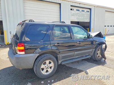 Trzecie zdjęcie samochodu z tyłu: 2005 FORD ESCAPE XLT VIN:1FMYU03115KA36007 - miniatura