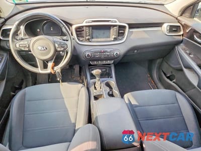 Zdjęcie 8 z 14 samochodu: 2018 KIA SORENTO LX V6 VIN:5XYPGDA5XJG423157 - miniatura