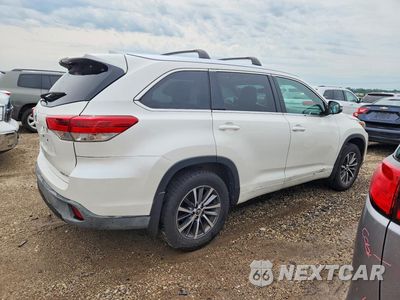 Trzecie zdjęcie samochodu z tyłu: 2017 TOYOTA HIGHLANDER XLE VIN:5TDJZRFH3HS514297 - miniatura