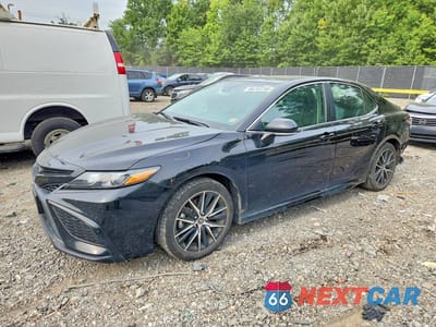 2024 TOYOTA CAMRY SE 4T1T11AK2RU867983 - główne zdjęcie licytacji z USA - miniatura