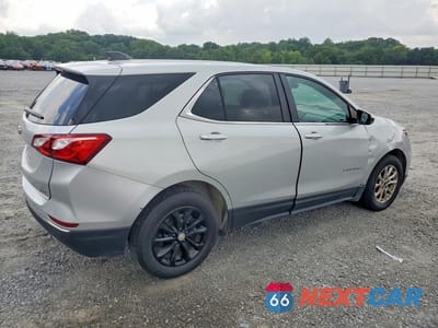 Trzecie zdjęcie samochodu z tyłu: 2021 CHEVROLET EQUINOX LT VIN:2GNAXKEV5M6126259 - miniatura