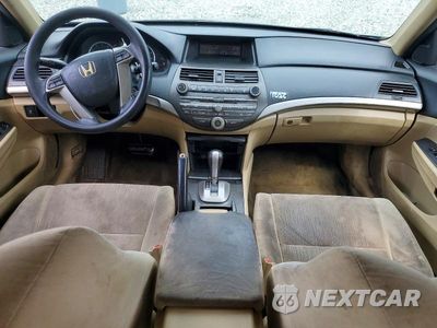 Zdjęcie 8 z 12 samochodu: 2011 HONDA ACCORD LX VIN:1HGCP2F39BA142884 - miniatura