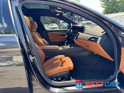 Zdjęcie 7 z 13 samochodu: 2017 BMW 530 XI VIN:WBAJA7C3XHG905605 - miniatura
