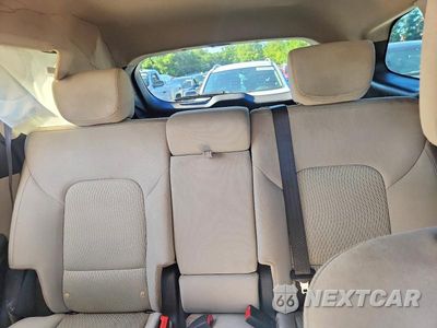 Zdjęcie 10 z 13 samochodu: 2017 HYUNDAI SANTA FE SE VIN:KM8SMDHF4HU252539 - miniatura