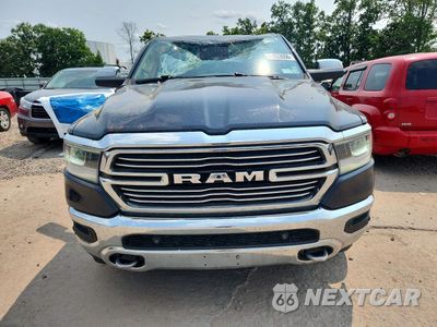 Piąte zdjęcie samochodu w środku: 2019 RAM 1500 LARAMIE VIN:1C6SRFJT6KN642813 - miniatura