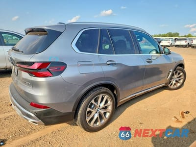 Trzecie zdjęcie samochodu z tyłu: 2024 BMW X5 XDRIVE50E VIN:5UX43EU05R9T95784 - miniatura
