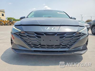 Piąte zdjęcie samochodu w środku: 2022 HYUNDAI ELANTRA SE VIN:5NPLL4AG3NH075177 - miniatura