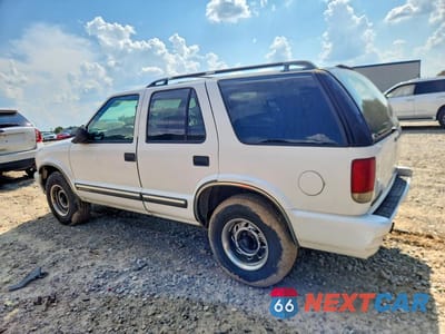 Drugie zdjęcie samochodu z przodu: 1996 CHEVROLET BLAZER VIN:1GNCS13W1T2187990 - miniatura