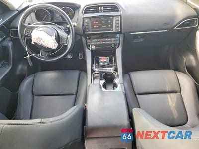 Zdjęcie 8 z 13 samochodu: 2017 JAGUAR F-PACE PREMIUM VIN:SADCJ2BV6HA889699 - miniatura