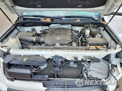 Zdjęcie 11 z 12 samochodu: 2018 TOYOTA TUNDRA CREWMAX SR5 VIN:5TFDY5F13JX708226 - miniatura