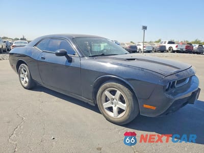 Czwarte zdjęcie samochodu z boku: 2010 DODGE CHALLENGER SE VIN:2B3CJ4DV5AH321277 - miniatura