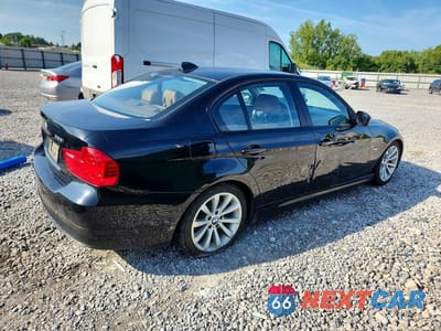 Trzecie zdjęcie samochodu z tyłu: 2010 BMW 328 I VIN:WBAPH7C52AA175625 - miniatura
