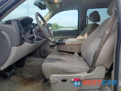 Zdjęcie 7 z 12 samochodu: 2010 GMC SIERRA C1500 SLE VIN:3GTRCVE07AG250594 - miniatura