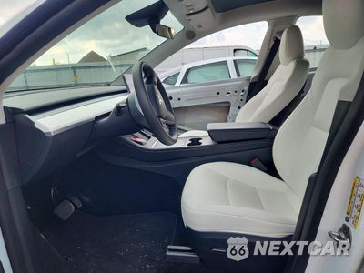 Zdjęcie 7 z 13 samochodu: 2025 TESLA MODEL Y VIN:7SAYGDEE0SF239629 - miniatura