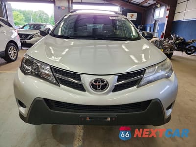 Piąte zdjęcie samochodu w środku: 2013 TOYOTA RAV4 LE VIN:JTMBFREV6D5012534 - miniatura