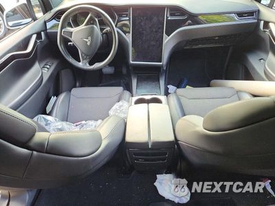 Zdjęcie 8 z 13 samochodu: 2018 TESLA MODEL X VIN:5YJXCAE22JF101260 - miniatura