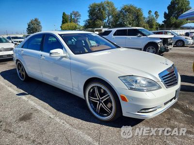 Czwarte zdjęcie samochodu z boku: 2011 MERCEDES-BENZ S 550 VIN:WDDNG7BB6BA379873 - miniatura