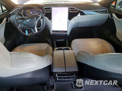 Zdjęcie 8 z 12 samochodu: 2015 TESLA MODEL S VIN:5YJSA1E25FF119758 - miniatura