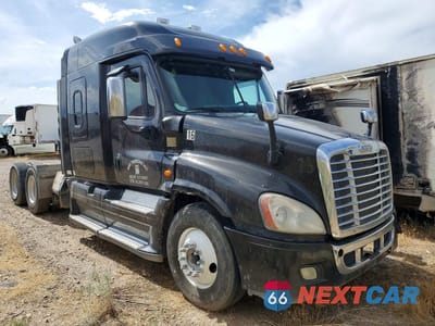 Czwarte zdjęcie samochodu z boku: 2014 FREIGHTLINER CASCADIA TRUCK CAB AND CHASSIS VIN:3AKJGLD66ESFP4558 - miniatura