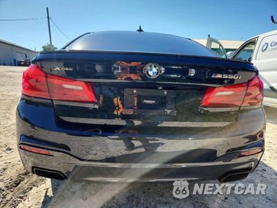 Zdjęcie 6 z 13 samochodu: 2018 BMW M550XI VIN:WBAJB9C56JB286966 - miniatura