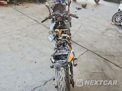 Zdjęcie 6 z 9 samochodu: 2019 KAWASAKI EX650 F VIN:JKAEXEK13KDA35855 - miniatura