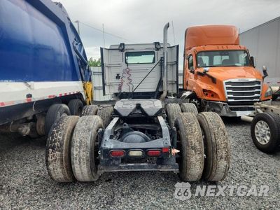 Zdjęcie 6 z 13 samochodu: 2019 VOLVO VNR SEMI TRUCK VIN:4V4WC9DG5KN898005 - miniatura