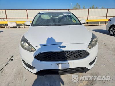 Piąte zdjęcie samochodu w środku: 2016 FORD FOCUS SE VIN:1FADP3F20GL301230 - miniatura