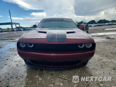 Piąte zdjęcie samochodu w środku: 2017 DODGE CHALLENGER SXT VIN:2C3CDZAG0HH600109 - miniatura