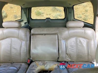 Zdjęcie 10 z 13 samochodu: 2002 CHEVROLET SUBURBAN K1500 VIN:3GNFK16T62G350816 - miniatura