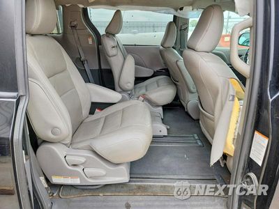 Zdjęcie 11 z 13 samochodu: 2019 TOYOTA SIENNA XLE 8-PASSENGER VIN:5TDYZ3DC6KS998329 - miniatura