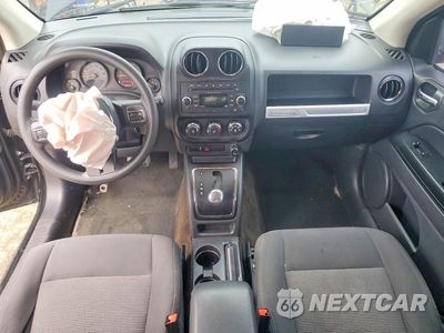 Zdjęcie 8 z 13 samochodu: 2017 JEEP COMPASS SPORT VIN:1C4NJCBA6HD123591 - miniatura