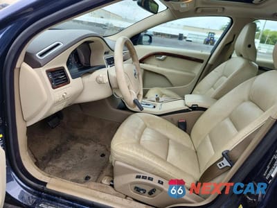 Zdjęcie 7 z 13 samochodu: 2010 VOLVO V70 3.2 VIN:YV1982BW9A1134038 - miniatura