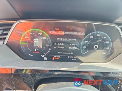 Zdjęcie 9 z 13 samochodu: 2021 AUDI E-TRON PRESTIGE VIN:WA1VABGE5MB038148 - miniatura