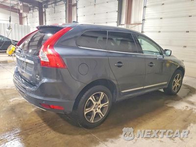 Trzecie zdjęcie samochodu z tyłu: 2014 VOLVO XC60 T6 VIN:YV4902DZ3E2536963 - miniatura