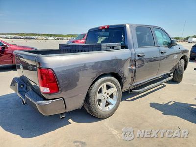 Trzecie zdjęcie samochodu z tyłu: 2018 RAM 1500 ST VIN:1C6RR6KG6JS101437 - miniatura