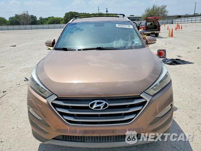 Piąte zdjęcie samochodu w środku: 2017 HYUNDAI TUCSON SPORT VIN:KM8J33A27HU323040 - miniatura