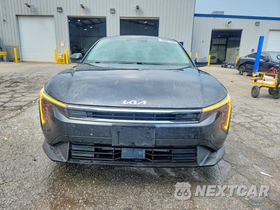 Piąte zdjęcie samochodu w środku: 2025 KIA K4 LXS VIN:3KPFT4DE7SE015572 - miniatura