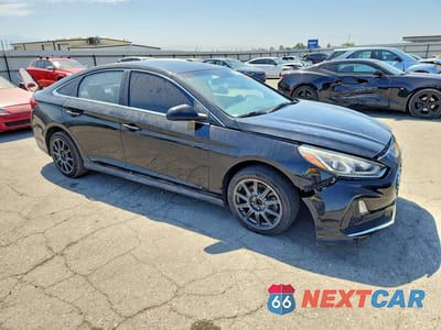 Czwarte zdjęcie samochodu z boku: 2019 HYUNDAI SONATA SE VIN:5NPE24AF4KH776387 - miniatura