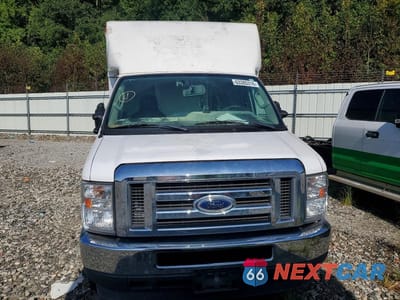 Piąte zdjęcie samochodu w środku: 2022 FORD E350 DELIVERY TRUCK VIN:1FDWE3FKXNDC08114 - miniatura