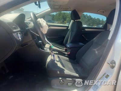 Zdjęcie 7 z 12 samochodu: 2018 VOLKSWAGEN PASSAT S VIN:1VWAA7A36JC021855 - miniatura