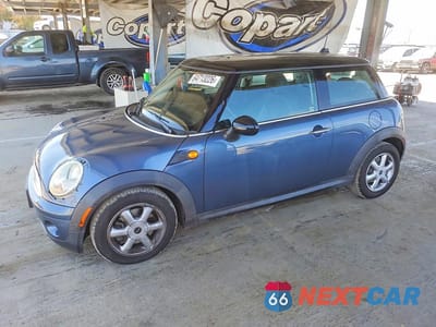 2010 MINI COOPER WMWMF3C51ATZ66394 - główne zdjęcie licytacji z USA - miniatura