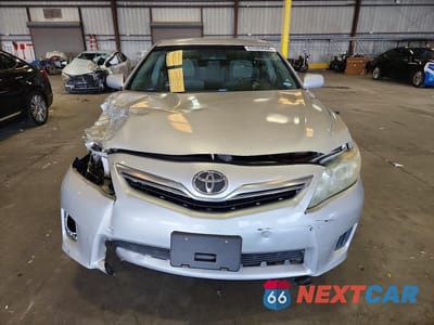 Piąte zdjęcie samochodu w środku: 2011 TOYOTA CAMRY HYBRID VIN:4T1BB3EK1BU142010 - miniatura