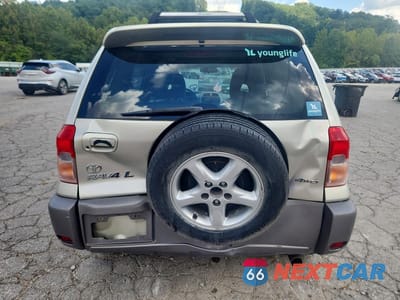 Zdjęcie 6 z 13 samochodu: 2001 TOYOTA RAV4 BASE VIN:JTEHH20V910105006 - miniatura