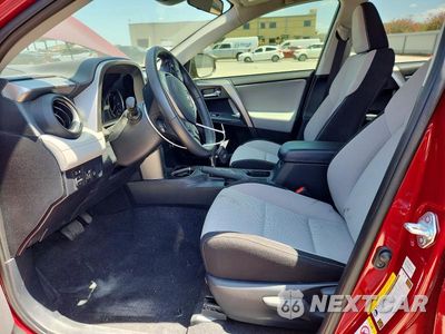 Zdjęcie 7 z 13 samochodu: 2018 TOYOTA RAV4 XLE VIN:JTMWFREV4JD130424 - miniatura